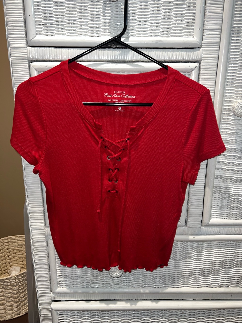 Hollister Red Lace-Up Ribbed Short Sleeve Crop Top